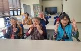 행복한 손놀림 …
