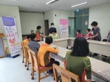 손끝으로 전하…